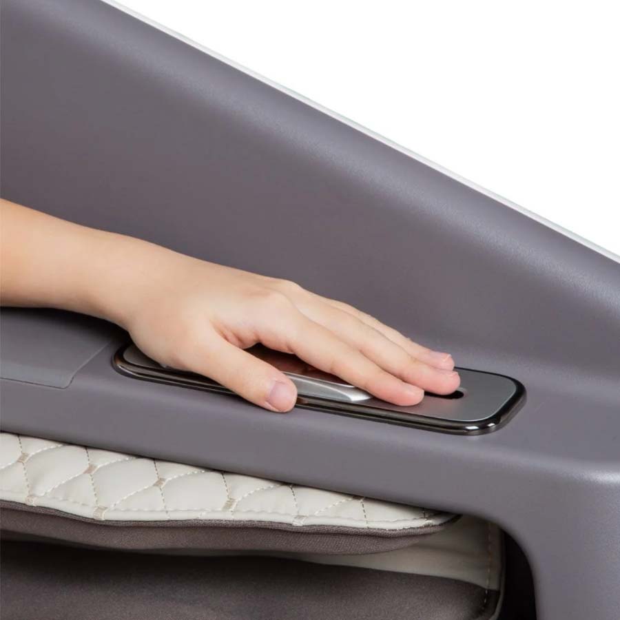 Osaki Flagship 4D Massage Chair - quick controls